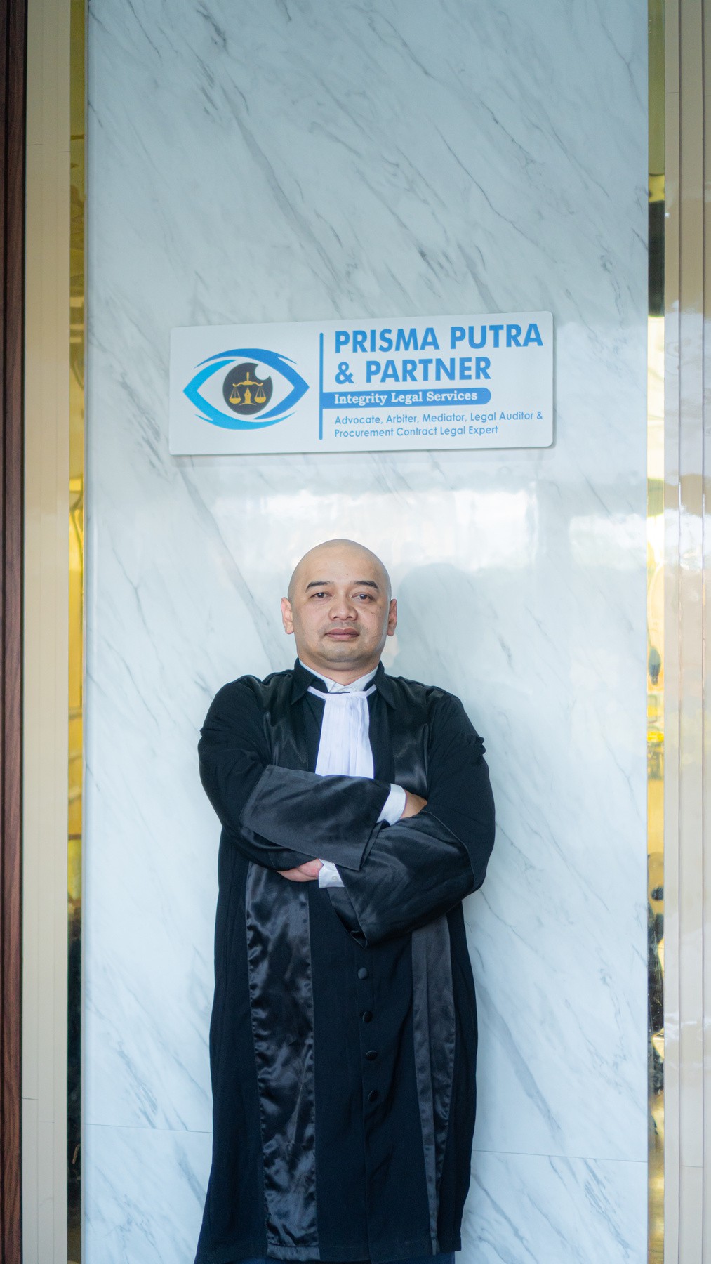 SANDI PRISMA PUTRA, SH., MH., CLA., CPL., ACIA.RB., CPCLE., CCCLE., CPLD
